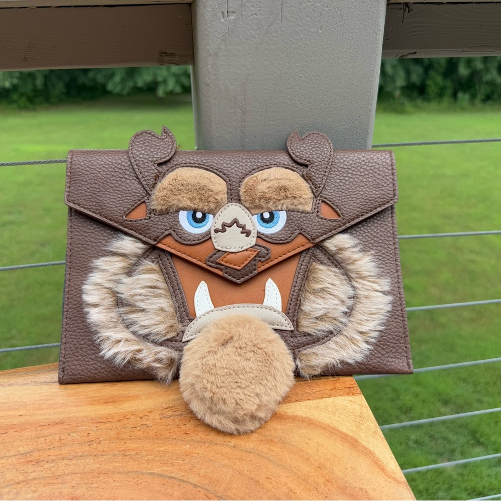 Danielle Nicole Disney Beauty and the Beast - Beast clutch